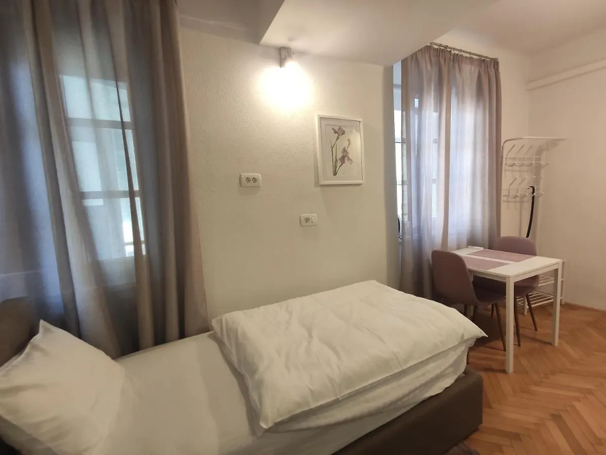 Guest house Aparthotel Cross Street 4 Ljubljana